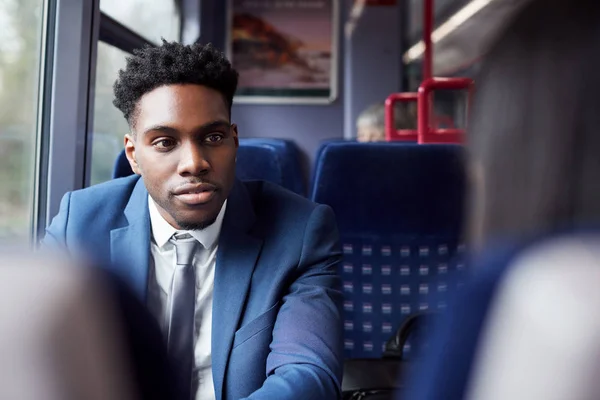 Pasajeros Negocios Sentados Tren Viajando Trabajo Discutiendo —  Fotos de Stock