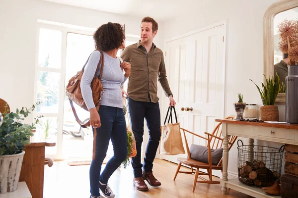 Mature Couple Returning Home Shopping Trip Carrying Groceries Plastic Free — Stock Photo, Image