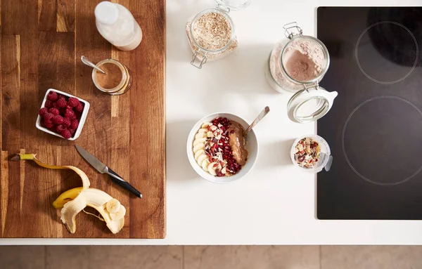 Mutfak Tezgahı Sağlıklı Kahvaltı Için Malzemeler Overhead Shot — Stok fotoğraf