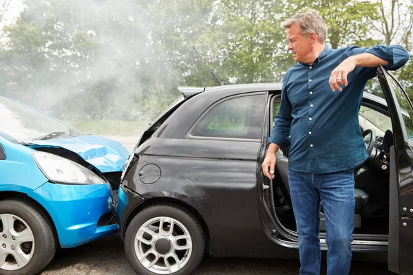 Mature Male Motorist Crash Crash Insurance Fraud Getting Out Car — Stock Photo, Image