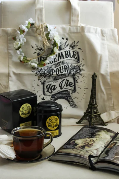 Parisian Atmosphere Black Tea White Marshmallows Book — Stock Photo, Image