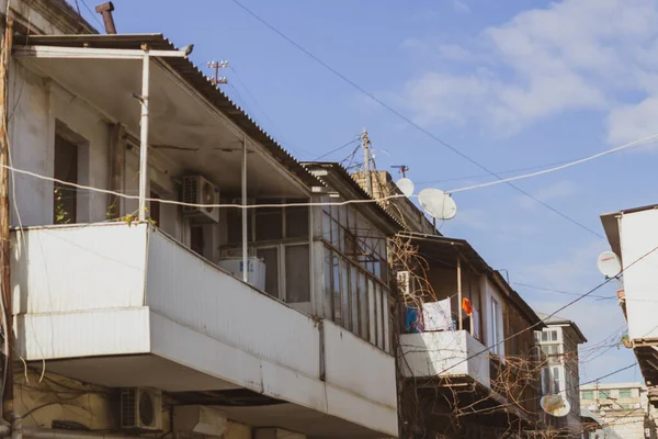 Oude Verwoeste Gebouwen Van Woongebouwen Die Gesloopt Zouden Moeten Worden — Stockfoto