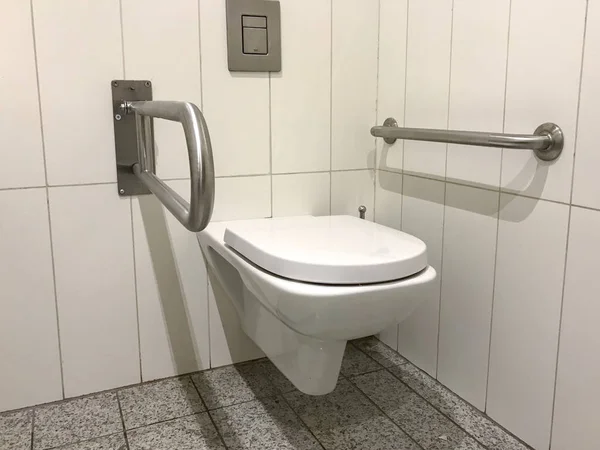 Baño Con Acceso Para Discapacitados Con Barras Agarre Inodoro — Foto de Stock