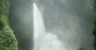 Nungnung şelale Bali, Endonezya