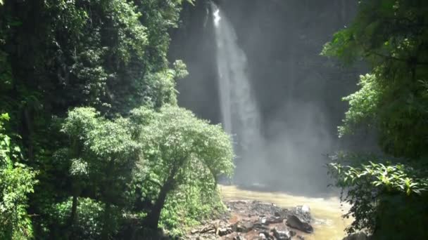 Nungnung Waterval Frome Drone Bali Indonesië — Stockvideo