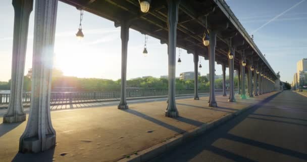 Eiffel Tower Bir Hakeim Metal Bridge Morning Paris France — Stock Video