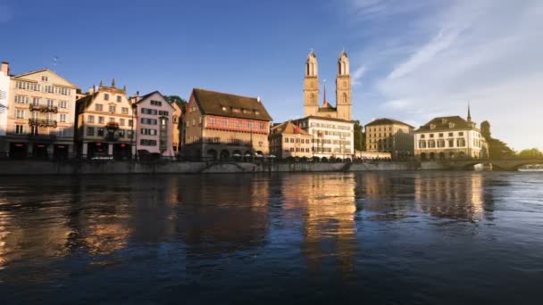 Zúrich Centro Ciudad Con Famosa Grossmunster Limmat Río Suiza — Vídeo de stock