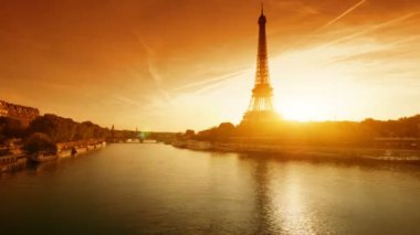 Hiper sukut Eyfel Kulesi, Paris. Fransa