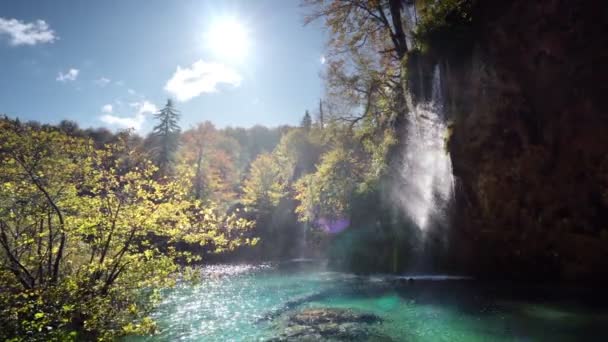 Hösten Vattenfall Skogen Plitvicesjöarna Kroatien — Stockvideo