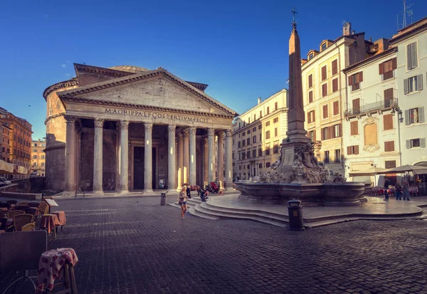 Roma 'da Pantheon, İtalya