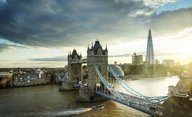 Londra 'daki kule köprüsü.