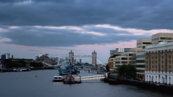 Tower Bridge Hiper Sukut Gün Batımında Londra Ngiltere — Stok video