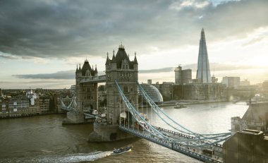 Londra 'daki kule köprüsü.