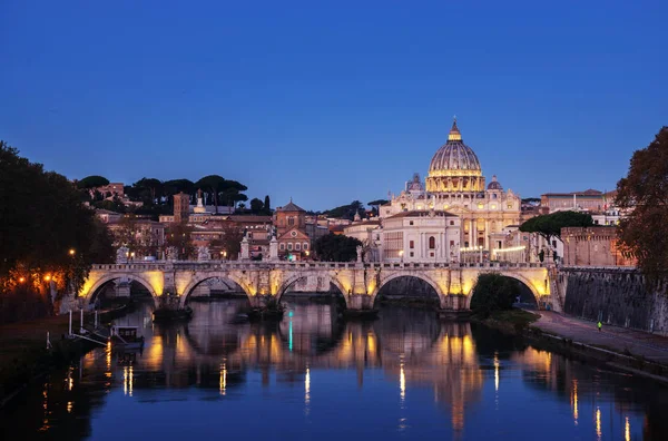 Tiber Bazilika Petra Vatikánu Čas Východu Slunce — Stock fotografie