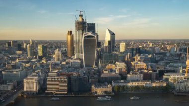zaman atlamalı Londra günbatımı, görünüm üzerinde iş modern bölgesi, İngiltere