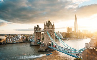 Londra 'daki kule köprüsü.