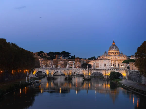 Der Petersdom Bei Sonnenaufgang Rom Italien — Stockfoto