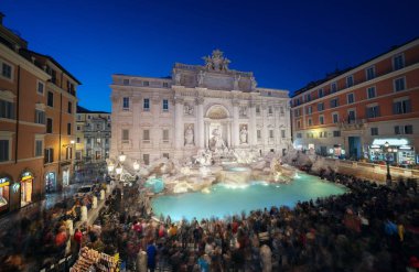 Roma 'daki Trevi Çeşmesi 