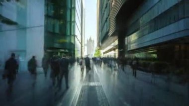 Hiper sukut modern binalar ve Tower Bridge, Londra, İngiltere