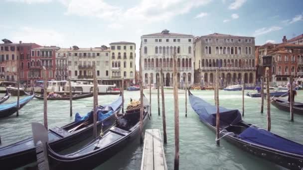 Gondeln in Venedig, Italien — Stockvideo