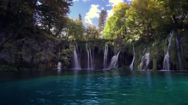 Waterfall in forest Plitvice Lakes National Park, Croatia — Stock Video