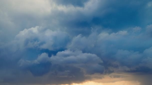 Lapso de tempo, nuvens escuras de tempestade — Vídeo de Stock