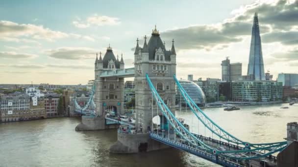 Čas zanikne londýnské Panorama s věžním mostem, Velká Británie — Stock video