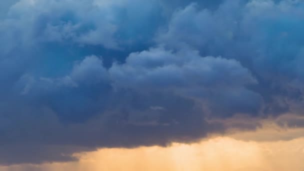 Lapso de tempo, nuvens escuras de tempestade — Vídeo de Stock