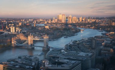Tower Bridge, İngiltere ile Londra hava görüntüsü
