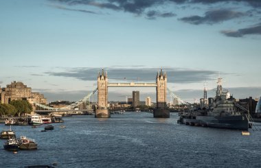 Gün batımında Tower Bridge, Londra, İngiltere