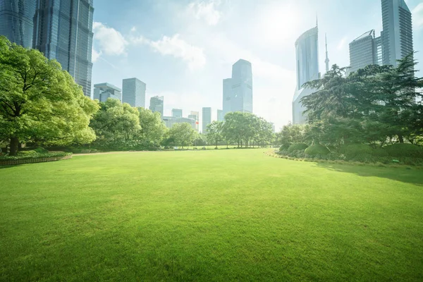 Espacio verde, Lujiazui Central, Shanghai, China — Foto de Stock