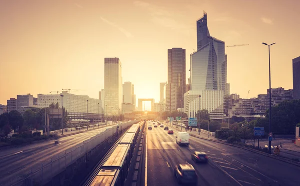 Paryż LaDefense o zachodzie słońca — Zdjęcie stockowe