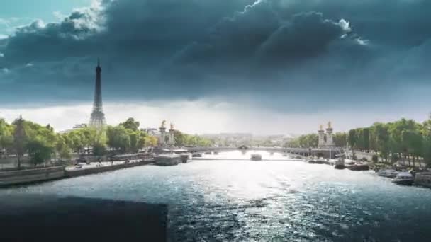 Hyperztráta, most Alexandrova III a Eiffelova věž, Paříž, Francie — Stock video