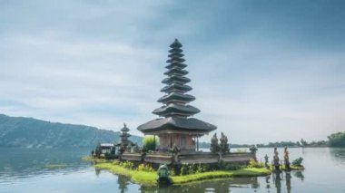 hiper lapse Ulun Tuna Beratan Tapınağı ve Beratan Gölü , Bali