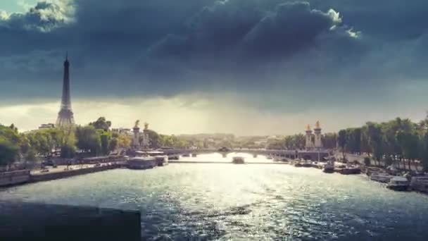 Hyperztráta, most Alexandrova III a Eiffelova věž, Paříž, Francie — Stock video