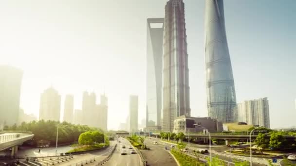 中国上海陆家嘴金融中心公路上的超差 — 图库视频影像