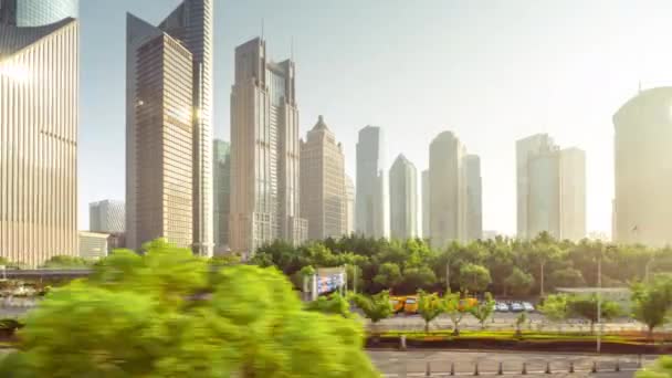 Hyper lapse, silnice v Šanghaji Lujiazui finanční centrum, Čína — Stock video