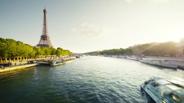 Torre Eiffel y mañana soleada, París, Francia — Vídeo de stock