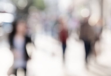Londra 'nın Bokeh sokağındaki insanlar.