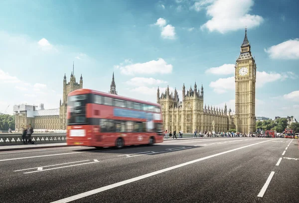 Londra, İngiltere 'deki Westminster Köprüsü