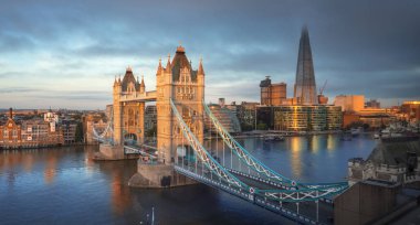 Londra 'daki kule köprüsü.