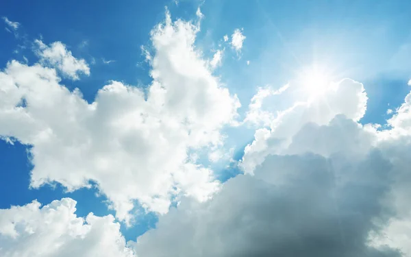 Dokonalé Modré Slunečné Nebe — Stock fotografie