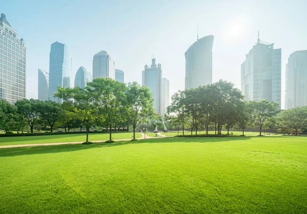 Park Lujiazui Finanscentrum Shanghai Kina — Stockfoto