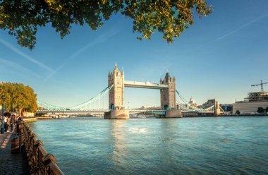 Londra 'daki kule köprüsü.