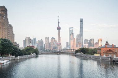 Şangay silüeti ve Waibaidu köprüsü, Çin