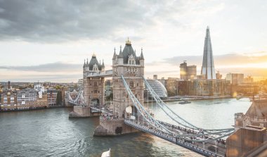 Londra 'daki kule köprüsü.
