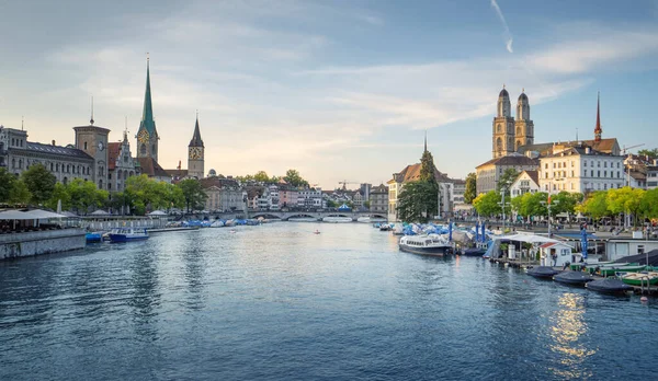 Centrum Van Zürich Met Beroemde Fraumunster Grossmunster Peter Rivier Limmat — Stockfoto