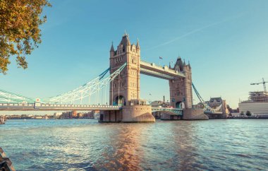 Londra 'daki kule köprüsü.