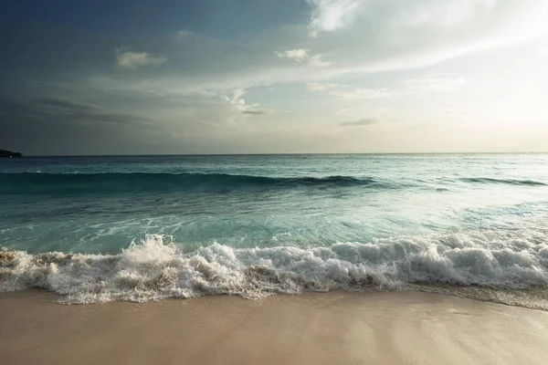 Perfekt Solnedgång Seychellernas Strand — Stockfoto