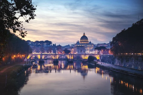 Tiber Und Petersdom Vatikan — Stockfoto